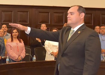 Solicita licencia Antonio Astiazarán