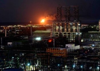 Refinería Olmeca en Dos Bocas sufre otro retraso, según datos internos: Reuters