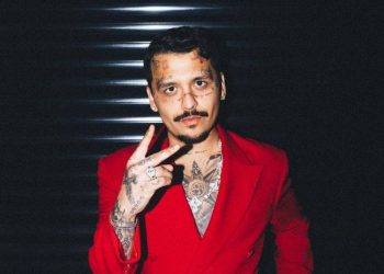 Christian Nodal revela el doloroso proceso de borrar sus tatuajes del rostro