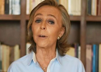 Ordena tribunal colegiado reponer pensión a María Amparo Casar