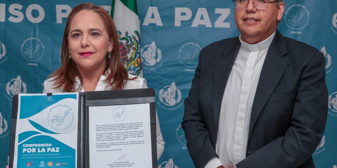 Participa doctora Karla Córdova González, candidata a la presidencia, en firma de la Agenda Nacional por la paz.