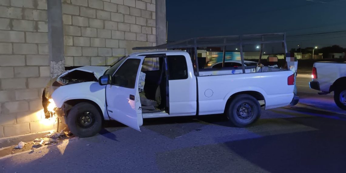 Detienen en flagrancia a tres sujetos por robo de vehículo en Hermosillo