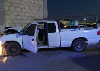 Detienen en flagrancia a tres sujetos por robo de vehículo en Hermosillo