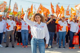 Queman autos y allanan propiedad de candidata de MC en Sonora