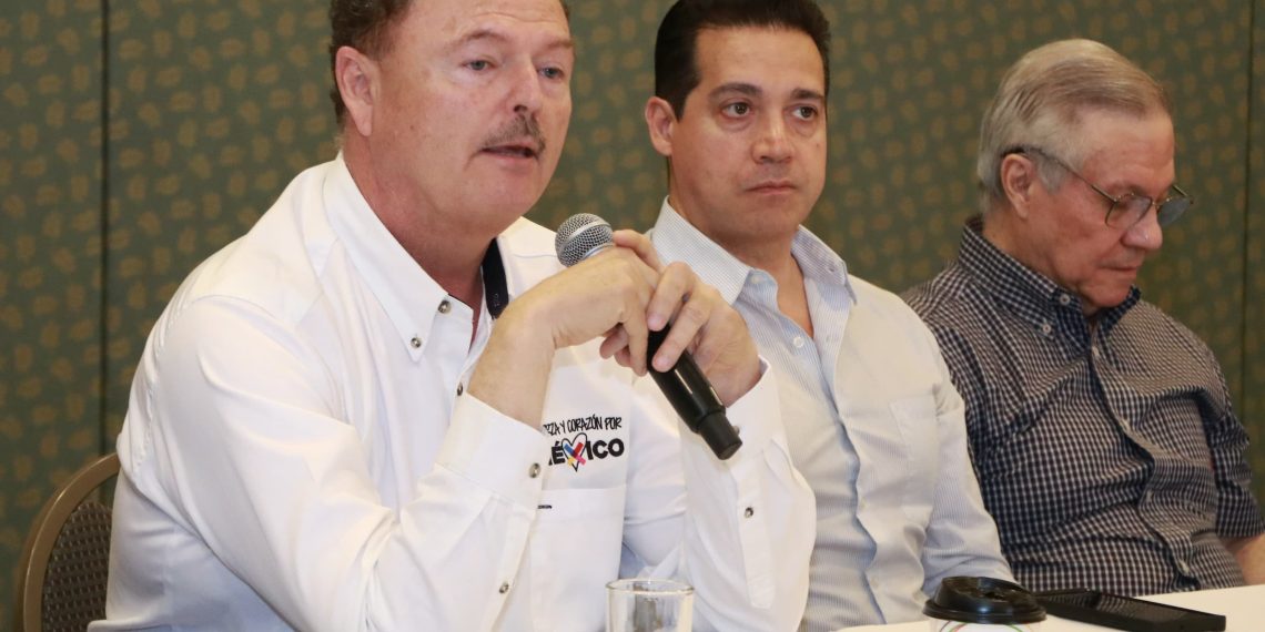 Ofrece “El Borrego” Gándara hacer equipo para atender tema del agua en Hermosillo