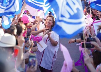 Celebra Xóchitl Gálvez encuestas donde alcanza a la candidata de las mentiras