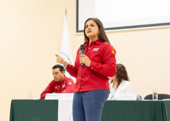 Celida y Froylán se comprometen con el futuro de los jóvenes