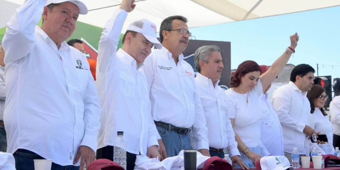 Preside Gobernador Desfile por el Día del Trabajo