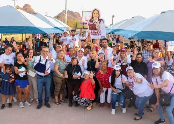 Comparte la doctora Karla Córdova González candidata a la presidencia municipal propuestas de trabajo con familias del Fraccionamiento Misioneros