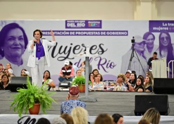 Pensión y tarifa social para jefas de familia, condinación de adeudos de agua y creación del Instituto de la Mujer Hermosillense: Compromisos de María Dolores del Río