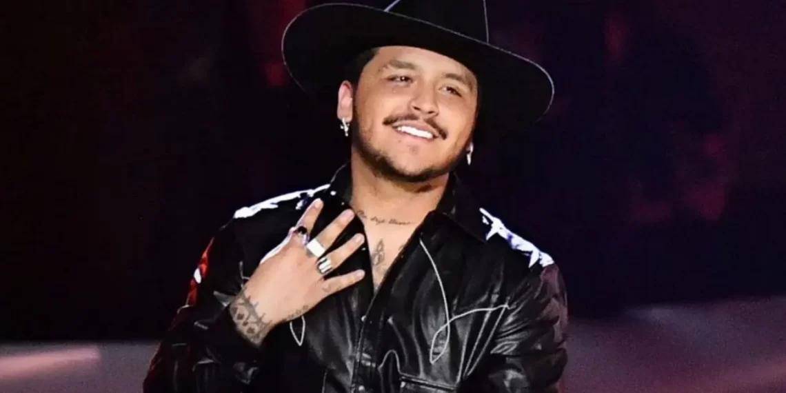 Critican a Nodal por borrar fotos de su hija Inti y Cazzu en redes