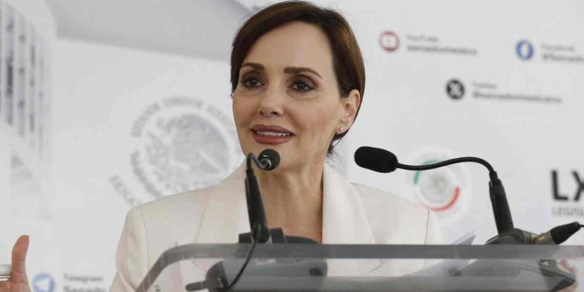 Ordena INE a Lilly Téllez a dejar de participar en noticiero con Ciro Gómez Leyva