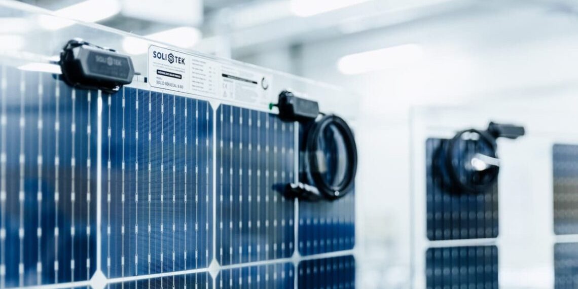 Adiós a los paneles solares: este vidrio duplica la energía y produce hidrógeno en casa