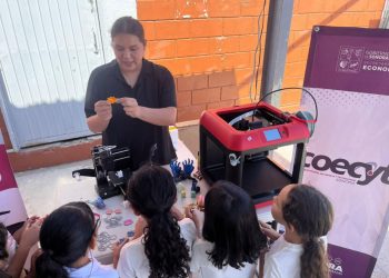 Acercan realidad virtual e inteligencia artificial a alumnos de primaria en “Fiesta de la Ciencia y la Robótica”