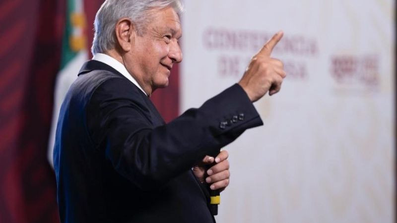 Si Sheinbaum me pide que yo ayude en algo, ayudo, la Patria es primero: López Obrador