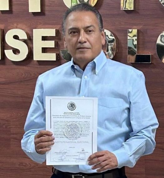 Con más de 300 mil votos a favor recibe Beltrones constancia