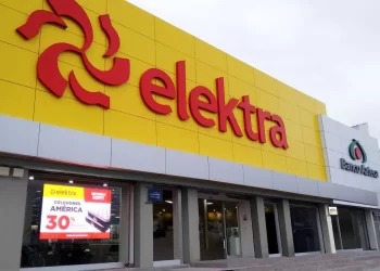 Confirman a Elektra deuda fiscal de mil 431 mdp