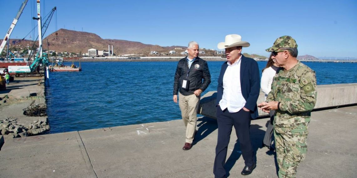 Anuncia Gobernador Durazo plan piloto de Ford para envío de vehículos por el Puerto de Guaymas