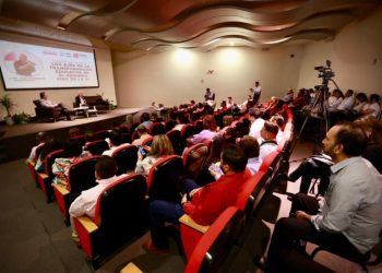 Analizan docentes sonorenses retos de la educación en México para las próximas generaciones