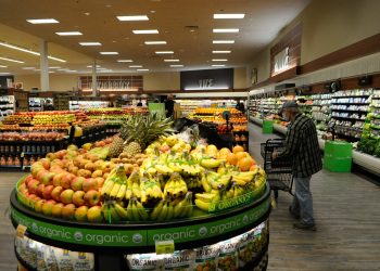 Supermercados de EE.UU. bajan precio de los alimentos, tras años de subidas
