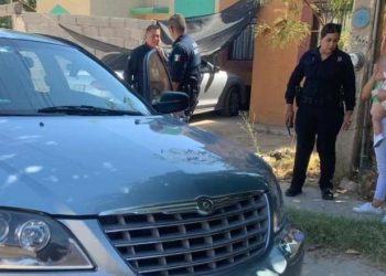 Rescatan a bebé dentro de un carro en Hermosillo