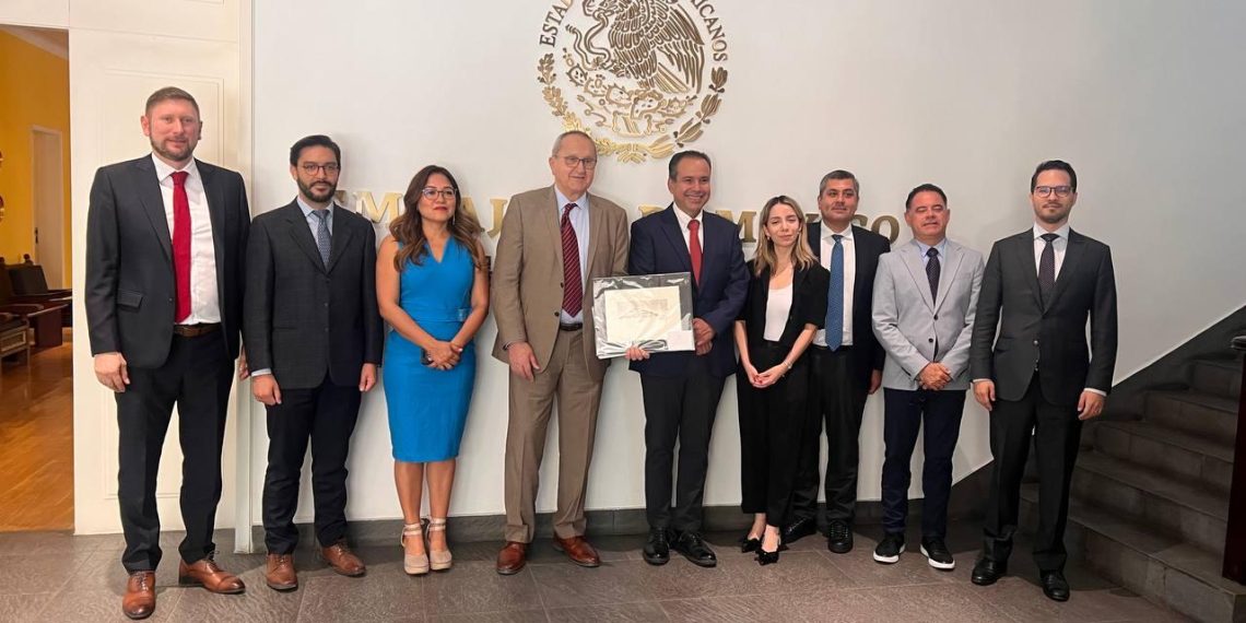 Busca Toño Astiazarán atraer inversiones de China y soluciones novedosas a temas de agua y electromovilidad