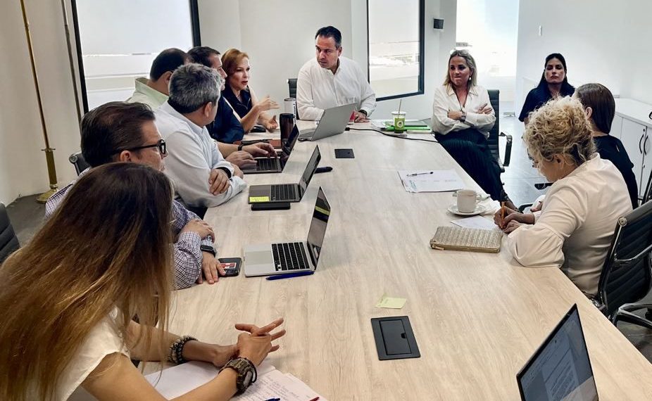 Encabeza Toño Astiazarán reunión de avances del proceso entrega- recepción de dependencias del gobierno municipal