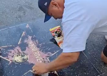 Vandalizan la estrella de Jenni Rivera en el Paseo de la Fama de Hollywood