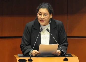 Lenia Batres llama a abogados a ‘abandonar dogmas’ aprendidos en universidades