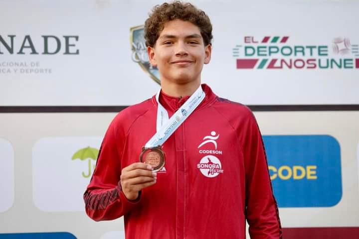 Alumno de Cobach Sonora gana bronce en Juegos Nacionales Conade 2024 en decatlón