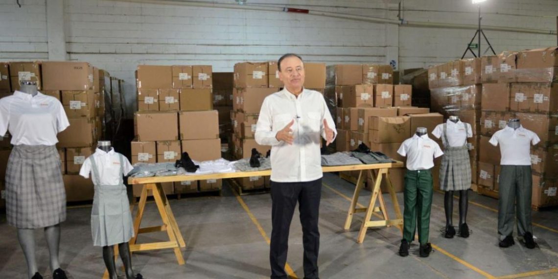Destina Gobernador Durazo presupuesto más grande para uniformes escolares en Sonora