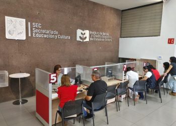 Instituto de Becas y Crédito mantiene atención al público durante las vacaciones de verano