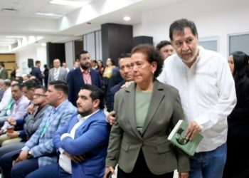 Chocan magistrada y Noroña por acusación a familia de AMLO