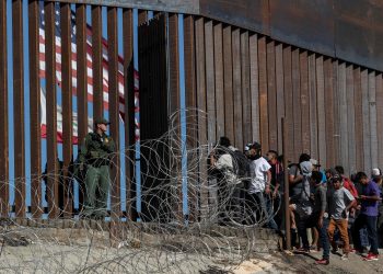 Alcanzan arrestos en frontera México-EU nuevo mínimo mensual