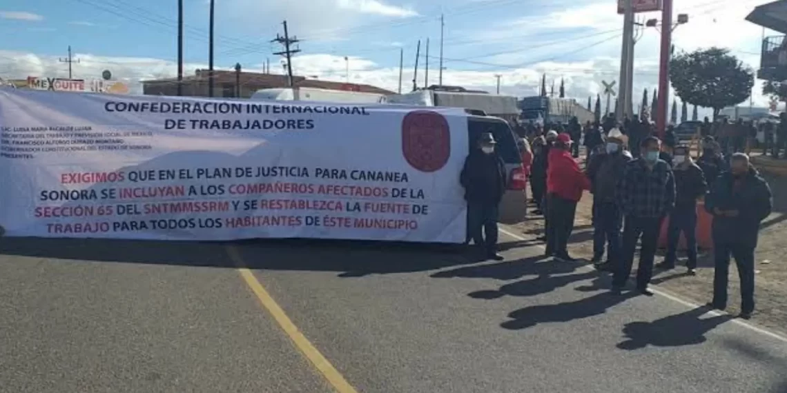 Mineros de Cananea piden a AMLO que no se vaya del cargo sin ayudarles a solucionar 17 años de huelga