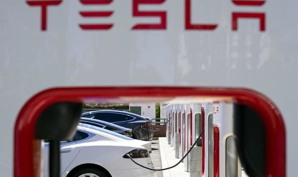 Tesla, sin registro de inversiones en México: Raquel Buenrostro