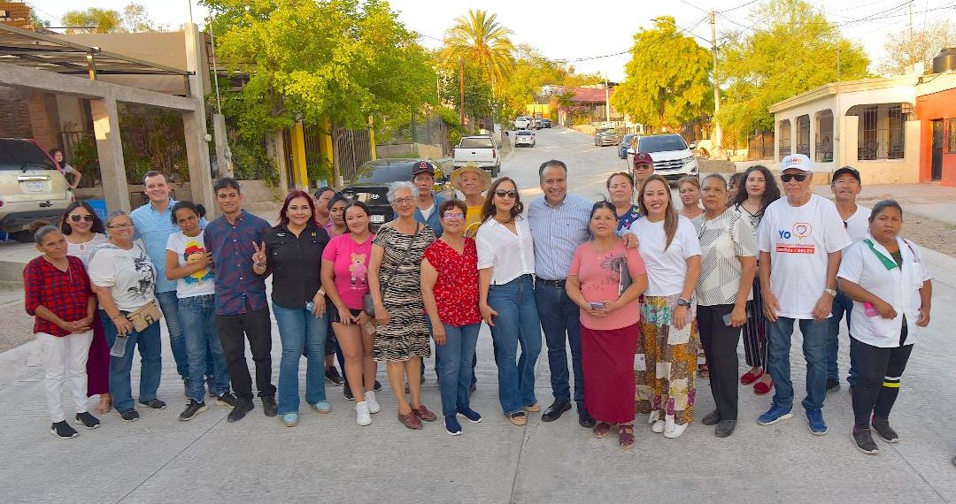 Entrega Toño Astiazarán pavimentación de calle con concreto hidráulico en El Ranchito