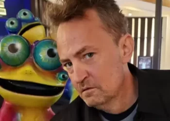 Asistente de Matthew Perry “limpió la escena” tras muerte del actor