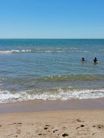 Joven muere ahogado en Bahía de Kino; un amigo intentó salvarlo