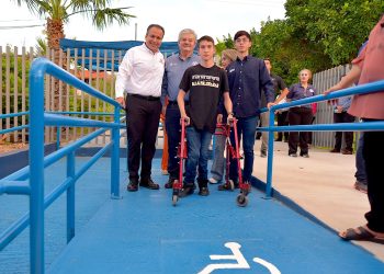 Entrega Toño Astiazarán obra en beneficio de estudiantes del ITH