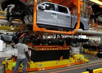 Desacelera industria por bajo PIB.- Ford