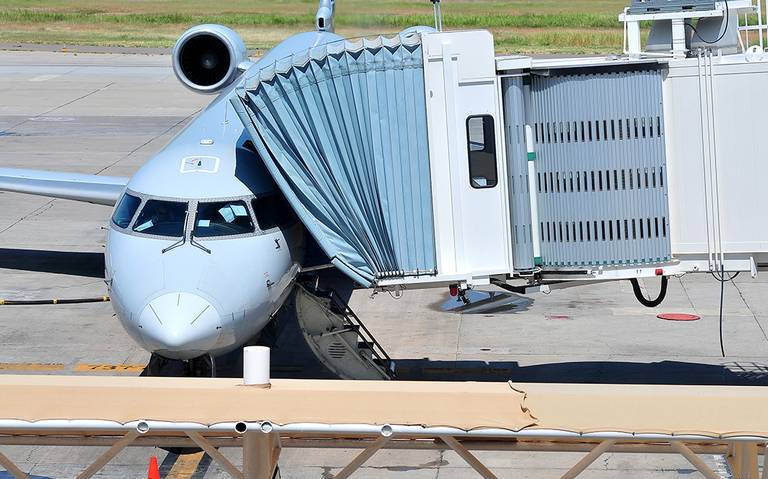 Autoridades federales investigan hallazgo de feto dentro de avión en Hermosillo