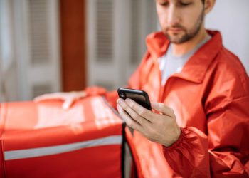 Obtienen ganancias 2.5 millones de personas en medios digitales: estudio