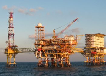 Cae 8% ingreso petrolero por una menor producción