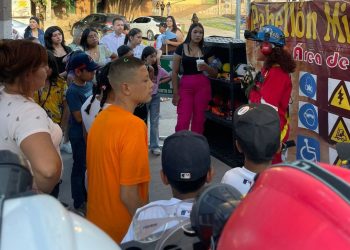 Se adentran familias al Pabellón Minero Infantil