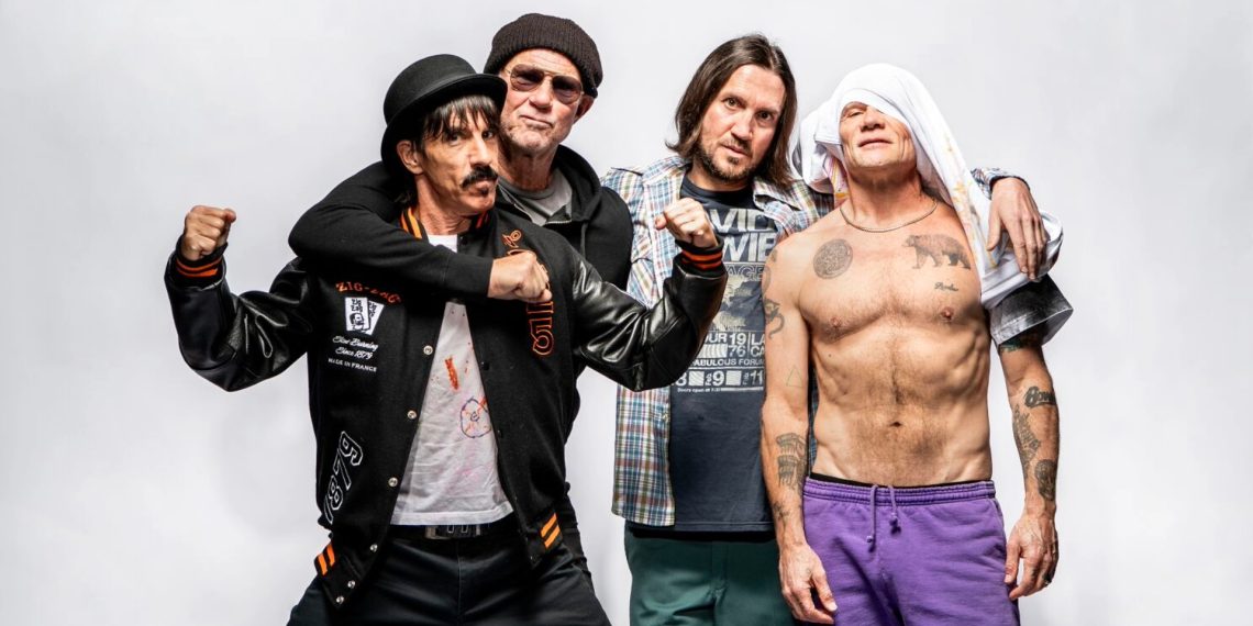 Billie Eilish y Red Hot Chili Peppers en clausura de JO