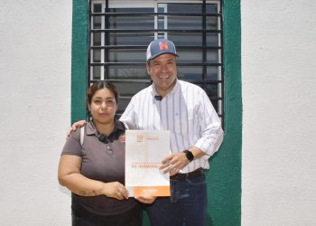 Entrega Toño Astiazarán vivienda Con Hogar CRECES en La Cholla