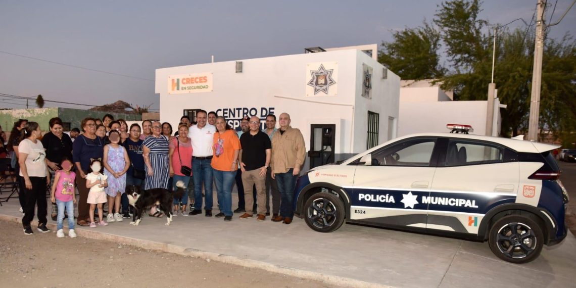Entrega Toño Astiazarán Centro de Respuesta Inmediata en colonia Las Minitas