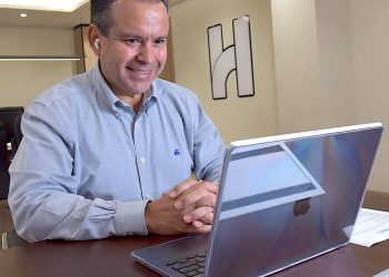 Entrega Antonio Astiazarán XXII Premio Nacional de Poesía Alonso Vidal