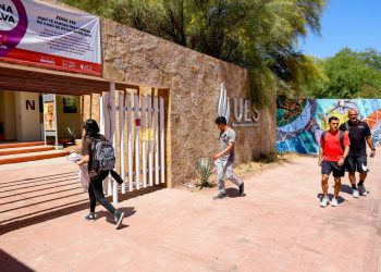 Espera UES reinscripción de más de 13 mil estudiantes al semestre 2024-2